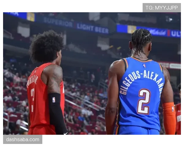 吕迪格与马蒂尔德在高强度逼抢下防守路径出现分化