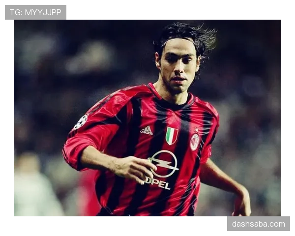 内斯塔与费迪南德：防守结构分化，单点盯防转向区域协同