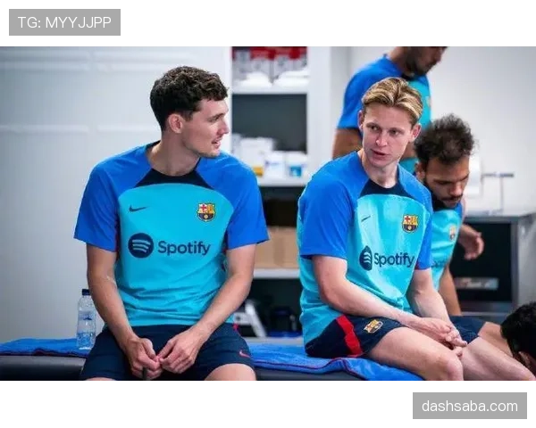 德容与莫德里奇：中场组织核心的节奏掌控机制与能力差异